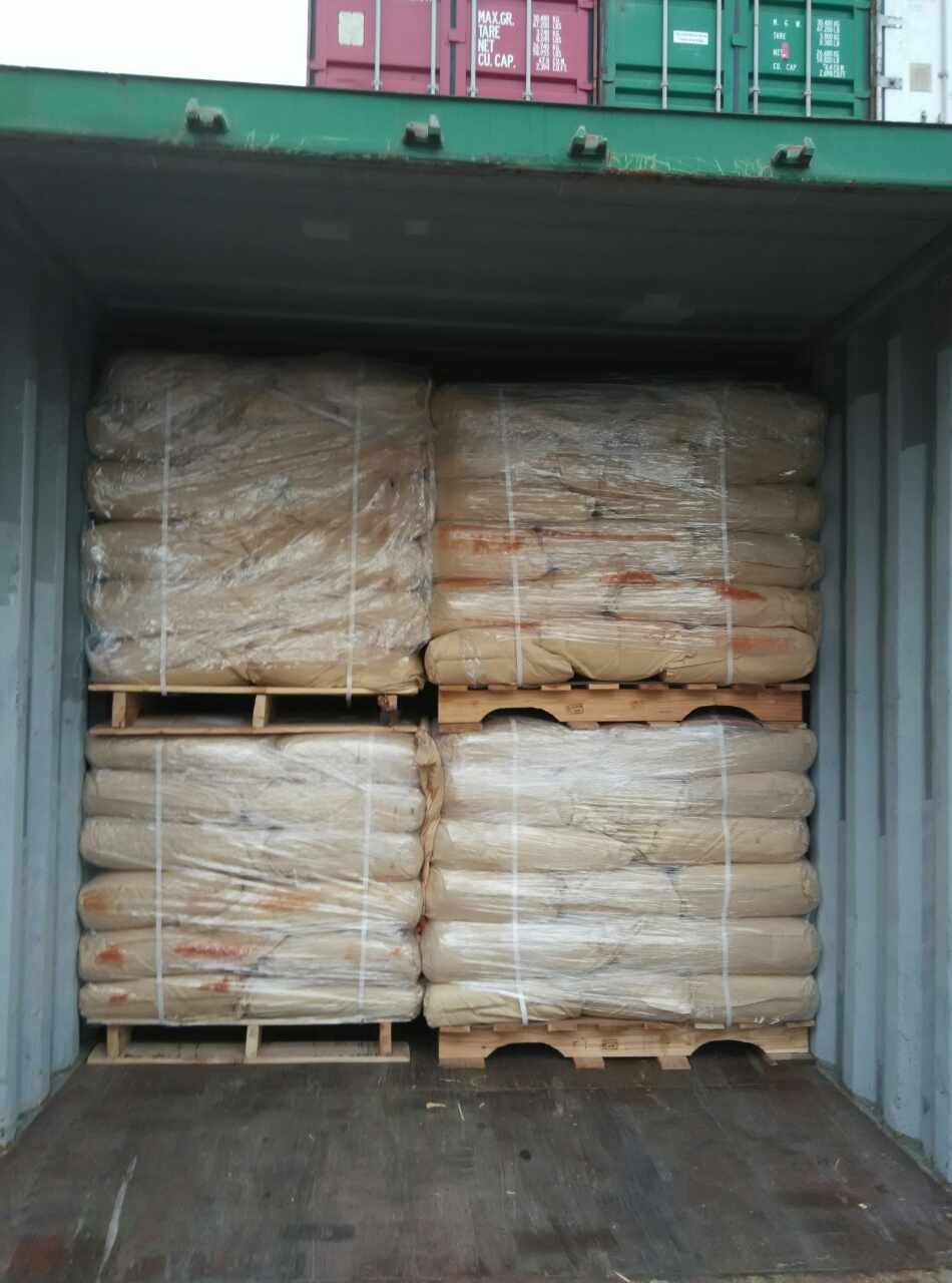 How is xanthan gum used in commercial oil drilling operations?